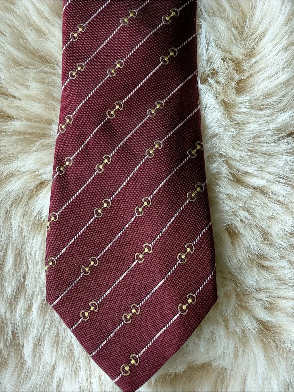 Gucci Men's Burgundy Silk Tie with Diagonal Signature Motif